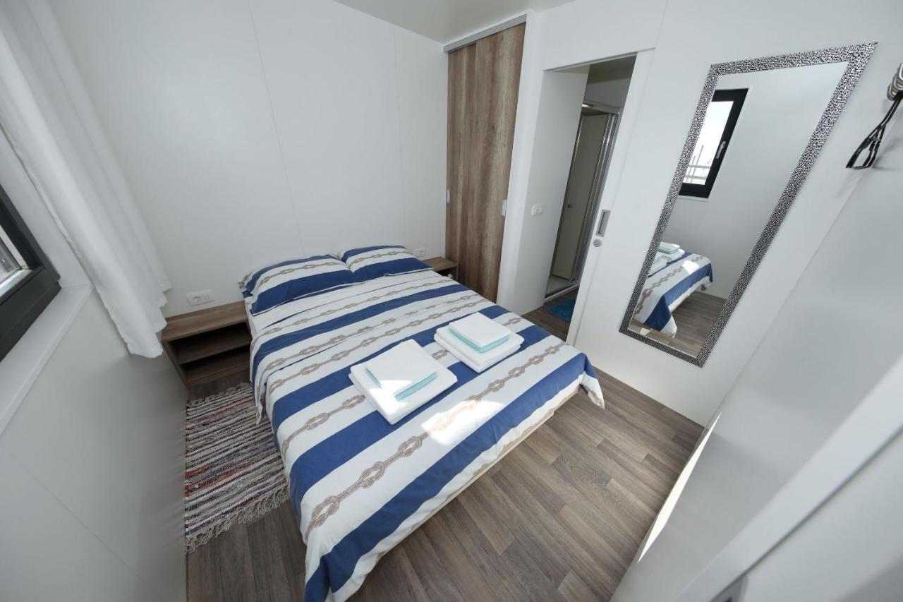 Mobile Home Safir Biograd Na Moru Exterior photo